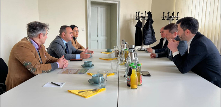 Zareh Sinanyan met on with Martin Schaefer and Professor Dr. Martin Pätzold Zareh Sinanyan met on with Martin Schaefer and Professor Dr. Martin Pätzold