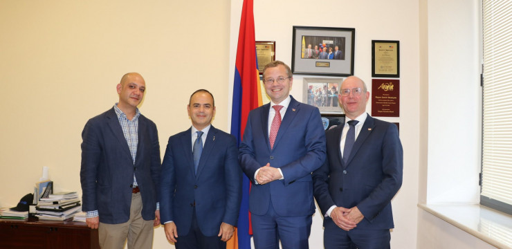 Zareh Sinanyan met with Richard Korteland the Mayor of Almelo in the Netherlands