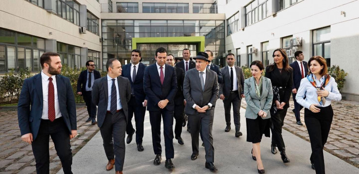 Zareh Sinanyan together with Prime Minister Nikol Pashinyan visited Khoren and Shooshanig Avedisian school