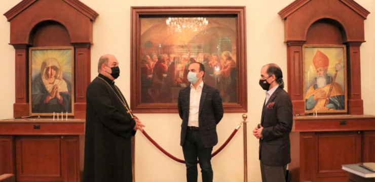 Zareh Sinanyan visits St. Illuminator's Armenian Apostolic Cathedral in New York