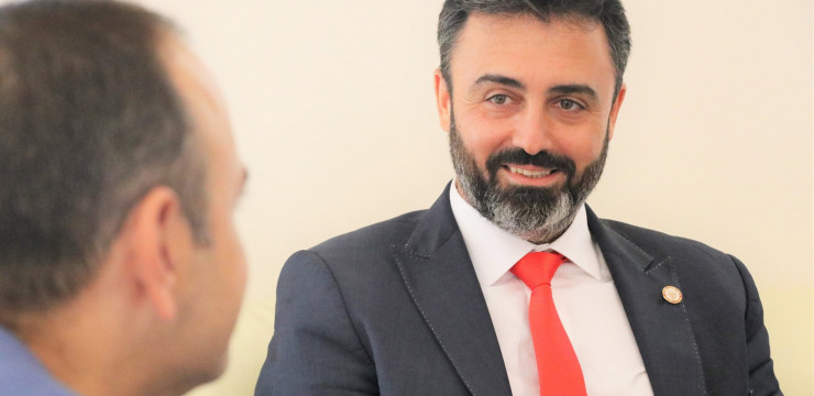 Заре Синанян принял  директора благотворительного фонда «Говард Карагезян» в Бейруте Сероба Оганяна