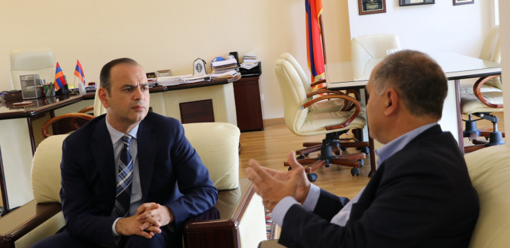 High Commissioner Receives Paulo Pisco