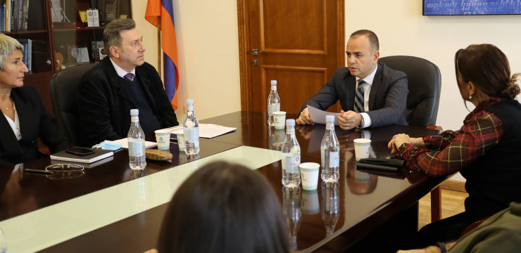 Главный уполномоченный встретился с представителями Армяно-американской торговой палаты
