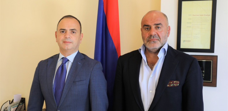 Zareh Sinanyan met with the Head Representative of St. Petersburg's Armenian Community.