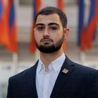 Նարեկ Պետրոսյան